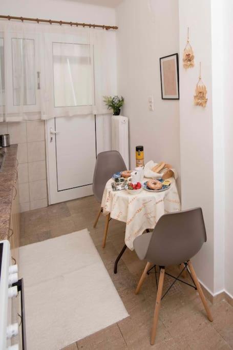 Lovely,Central, Spacious 2-Bedrooms Apartment 피레아스 외부 사진