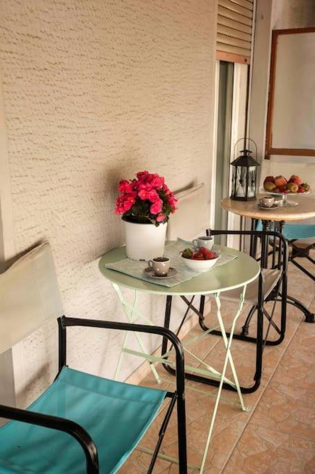 Lovely,Central, Spacious 2-Bedrooms Apartment 피레아스 외부 사진