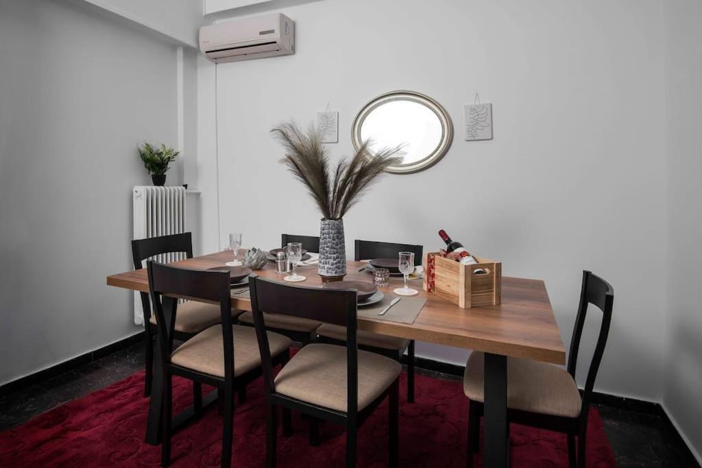 Lovely,Central, Spacious 2-Bedrooms Apartment 피레아스 외부 사진