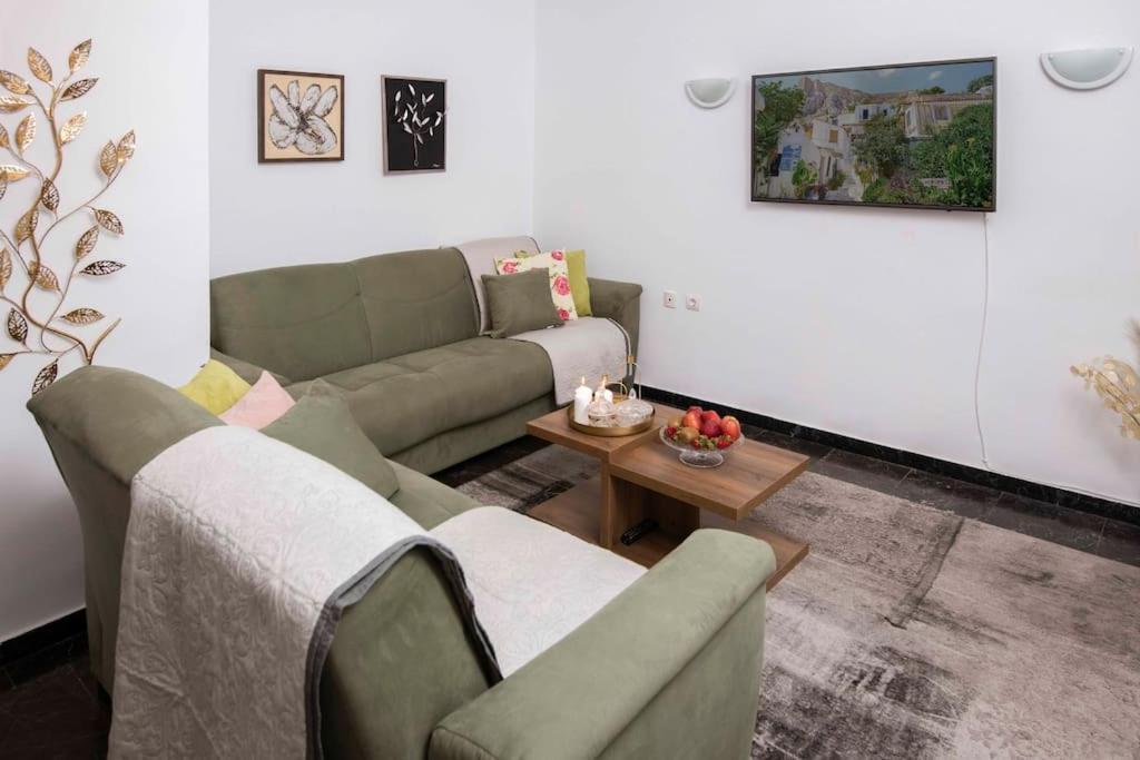 Lovely,Central, Spacious 2-Bedrooms Apartment 피레아스 외부 사진